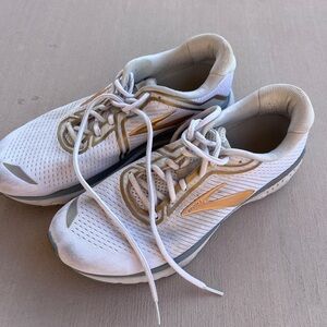 Brooks Women's White and Gold Running Sneakers